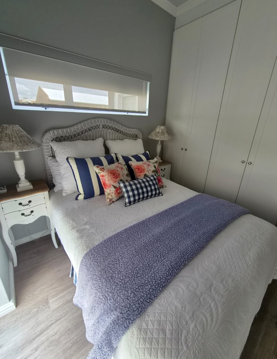 2 Bedroom Property for Sale in Struisbaai Western Cape